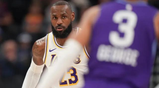 九游体育-过去3场三分合计15中0！谁偷走了詹姆斯的投篮包？