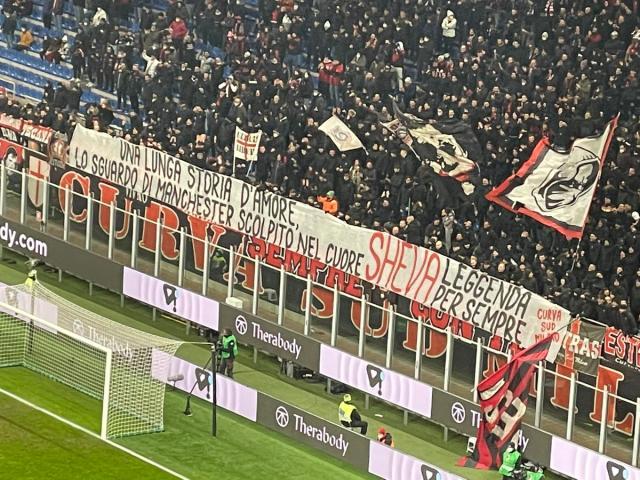 九游体育官网下载-圣西罗拥抱传奇舍瓦回家,莱昂踩着风火轮致敬前辈