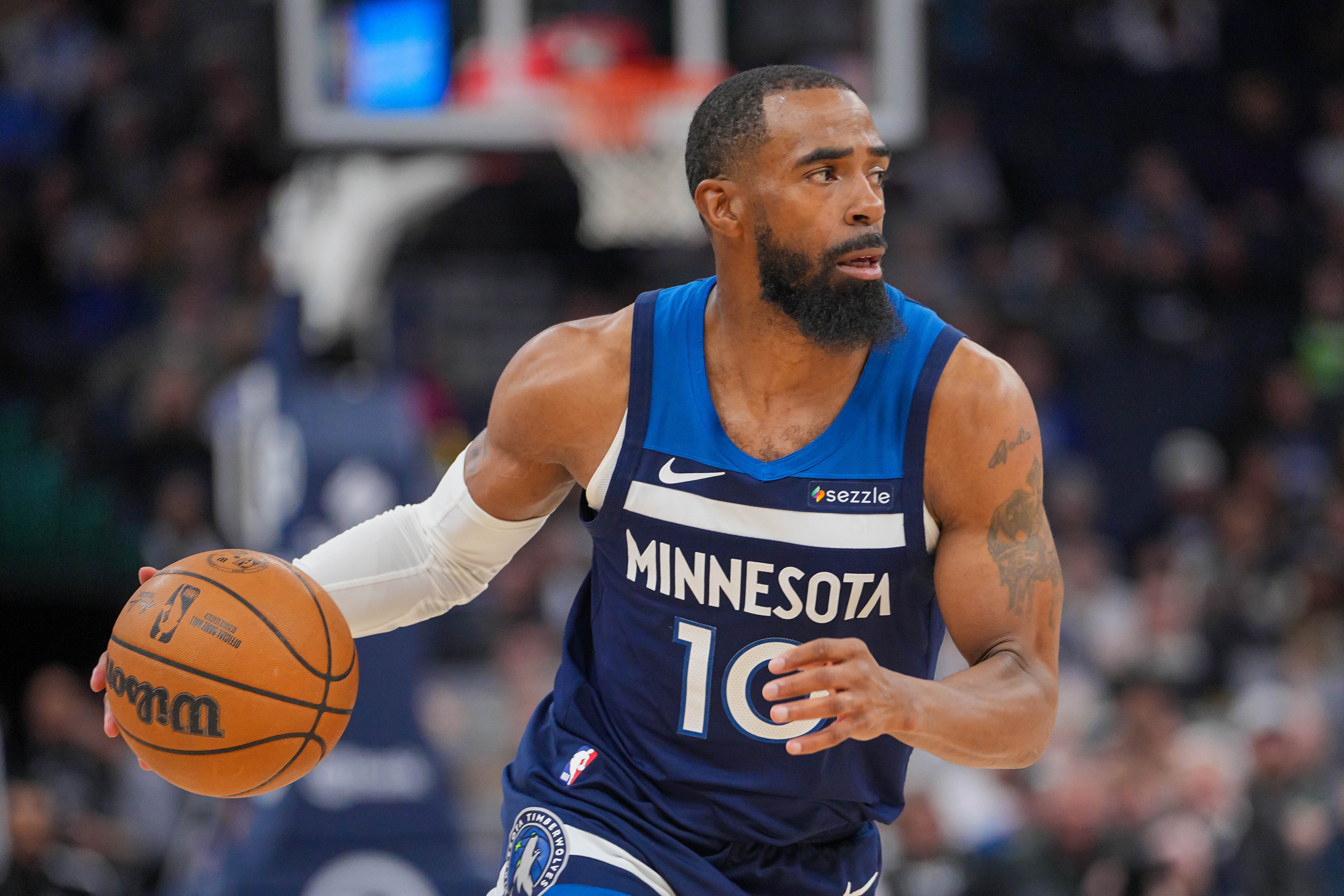 九游体育官网下载-森林狼为追字母哥清理空间 公牛换来艾维&康利后怀特也将离队?