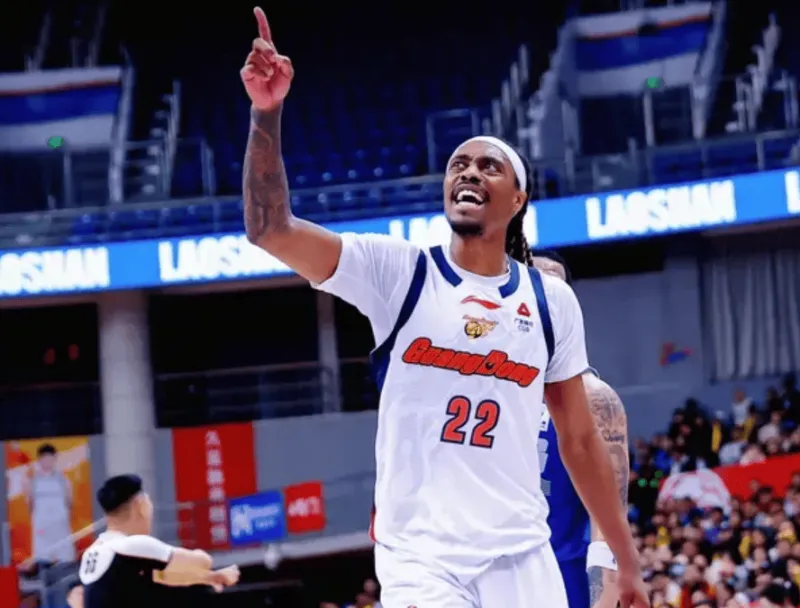 赛事观看-麦考尔出战43分钟，投篮27中13狂砍43分3篮板3助攻2抢断